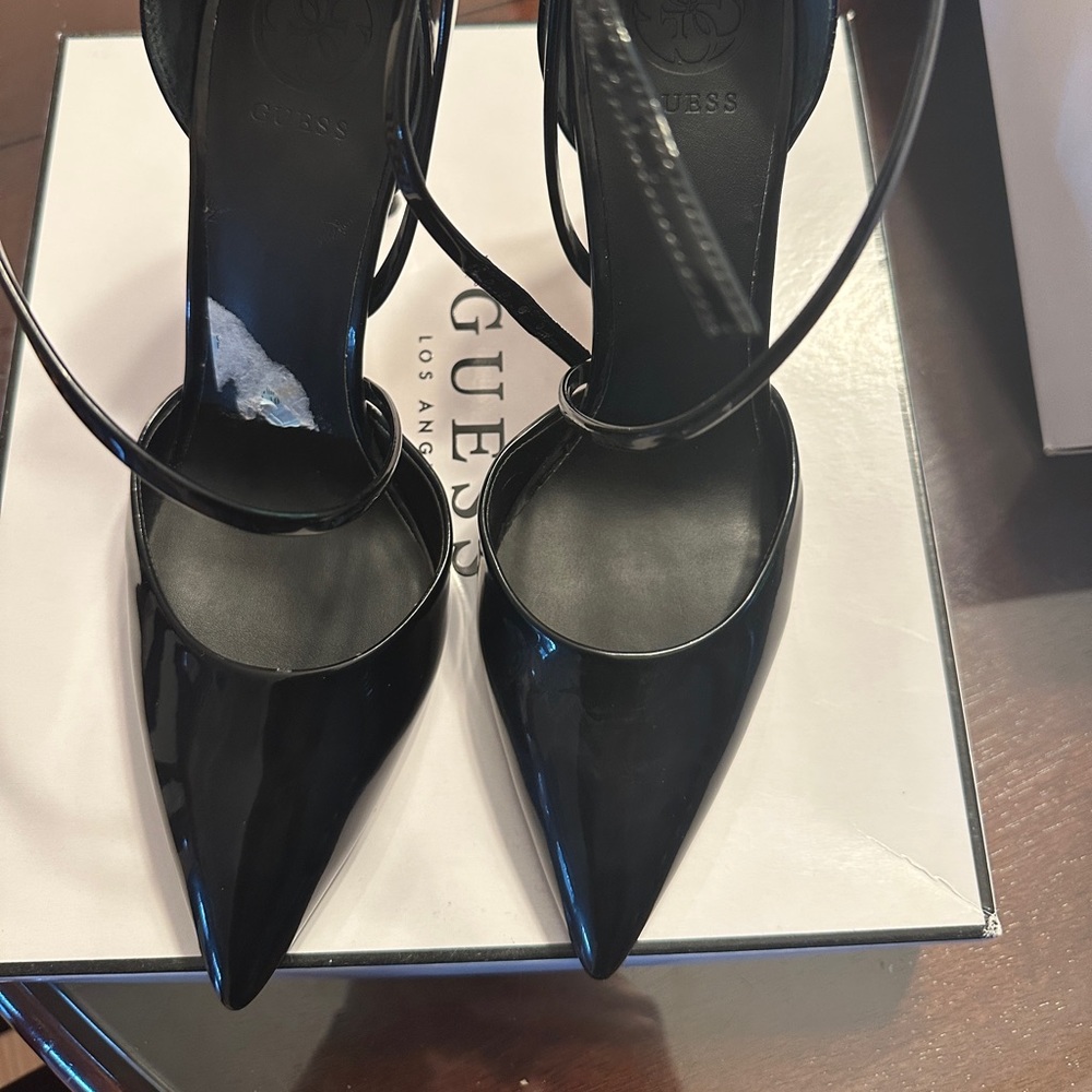 Guess pointed toe  heels.BLACK PATENT